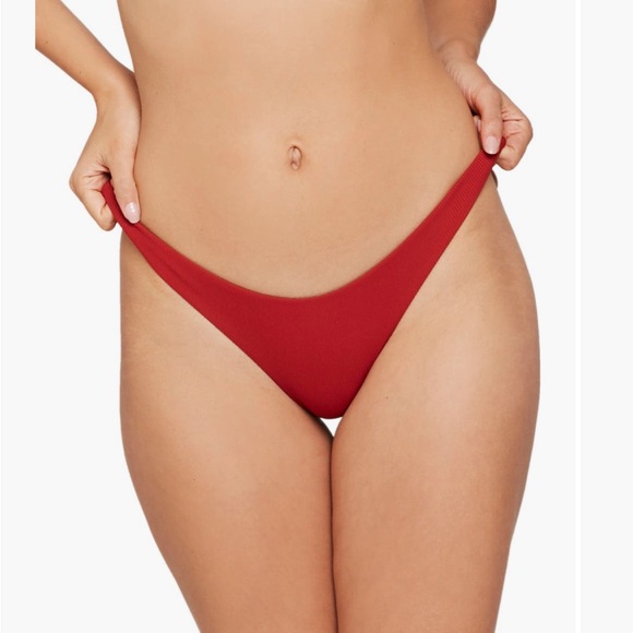 Red L Space bikini - Picture 4 of 10